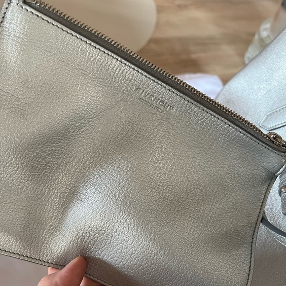 SOLD ❌ Givenchy Metallic Silver Leather Antigona Shopper Tote bag - Picture 13 of 16